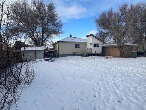 333 1 Street Sw, Redcliff, AB - Outdoor