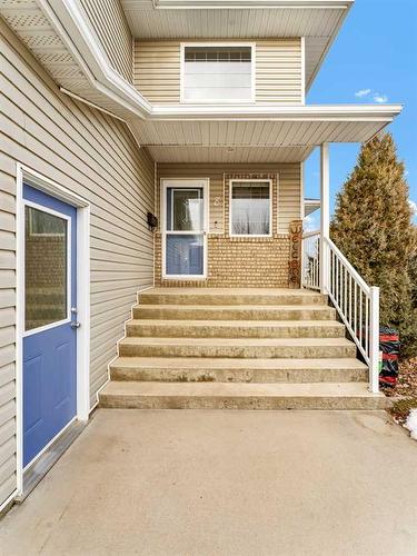 8 Sunrise Bay Sw, Medicine Hat, AB - Outdoor