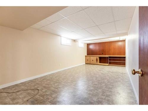 322 Connaught Drive Sw, Medicine Hat, AB - Indoor