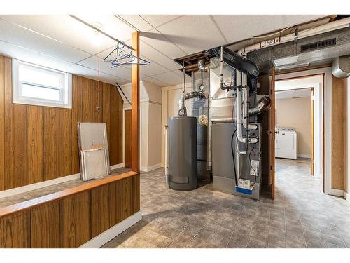 322 Connaught Drive Sw, Medicine Hat, AB - Indoor Photo Showing Basement