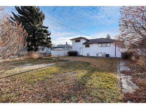 322 Connaught Drive Sw, Medicine Hat, AB - Outdoor