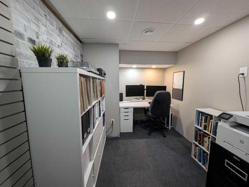 45 Red Deer Drive Sw, Medicine Hat, AB - Indoor Photo Showing Office