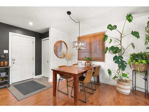 621 20 Street Ne, Medicine Hat, AB - Indoor Photo Showing Dining Room