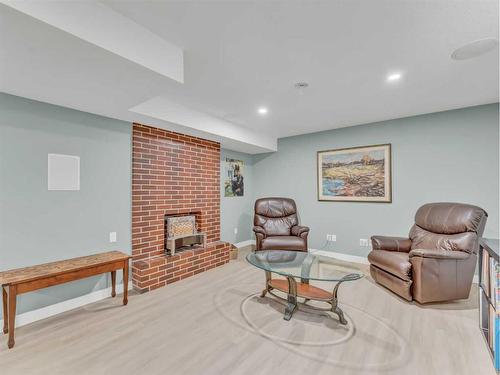 46 Aberdeen Street Se, Medicine Hat, AB - Indoor With Fireplace