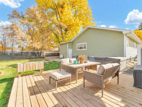 46 Aberdeen Street Se, Medicine Hat, AB - Outdoor With Deck Patio Veranda With Exterior