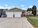 8 Taylor Circle Se, Medicine Hat, AB  - Outdoor With Facade 