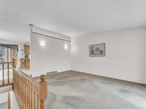 8 Taylor Circle Se, Medicine Hat, AB - Indoor Photo Showing Other Room