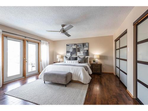 252 Seven Persons Drive Sw, Medicine Hat, AB - Indoor Photo Showing Bedroom