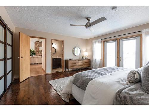 252 Seven Persons Drive Sw, Medicine Hat, AB - Indoor Photo Showing Bedroom