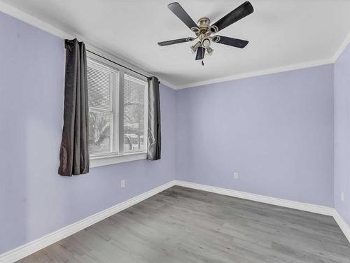 859 Balmoral Street Se, Medicine Hat, AB - Indoor Photo Showing Other Room