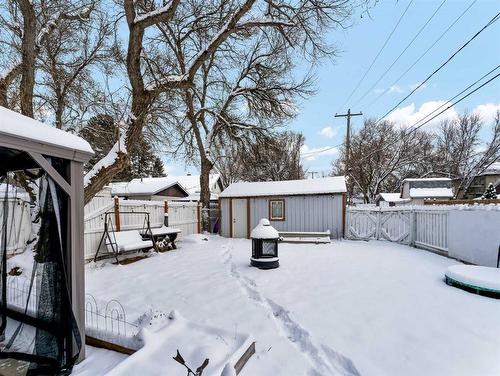 859 Balmoral Street Se, Medicine Hat, AB - Outdoor