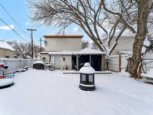 859 Balmoral Street Se, Medicine Hat, AB - Outdoor