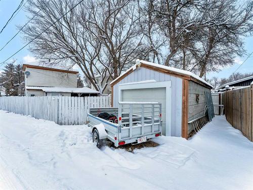 859 Balmoral Street Se, Medicine Hat, AB - Outdoor