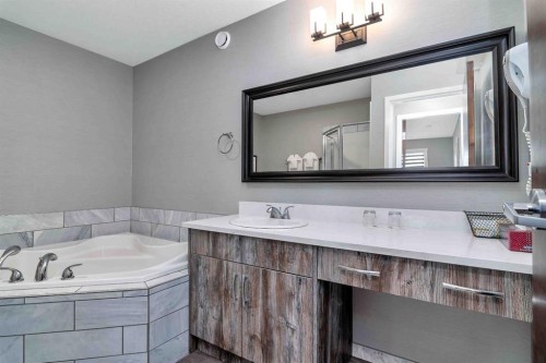 709/710-401 4 Street, Rural Cypress County, AB 