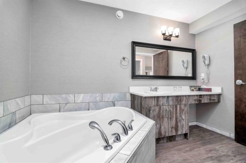 709/710-401 4 Street, Rural Cypress County, AB 