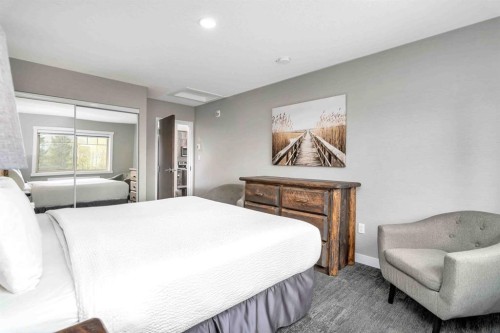 709/710-401 4 Street, Rural Cypress County, AB 