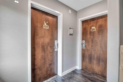 709/710-401 4 Street, Rural Cypress County, AB 