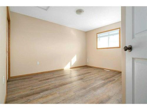 3-102 Sunwood Crescent Sw, Medicine Hat, AB - Indoor Photo Showing Other Room