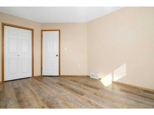 3-102 Sunwood Crescent Sw, Medicine Hat, AB - Indoor Photo Showing Other Room