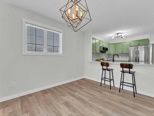 60 Northlands Lane Ne, Medicine Hat, AB - Indoor Photo Showing Kitchen