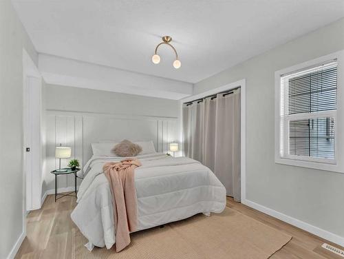 60 Northlands Lane Ne, Medicine Hat, AB - Indoor Photo Showing Bedroom