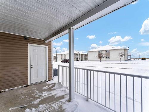 60 Northlands Lane Ne, Medicine Hat, AB - Outdoor With Exterior