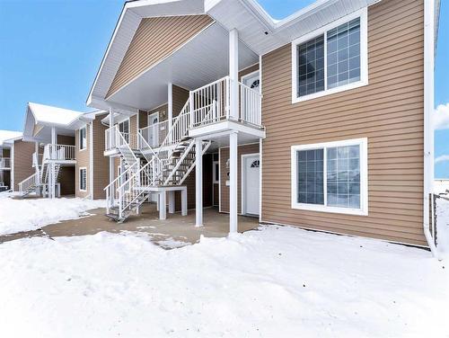 60 Northlands Lane Ne, Medicine Hat, AB - Outdoor With Facade