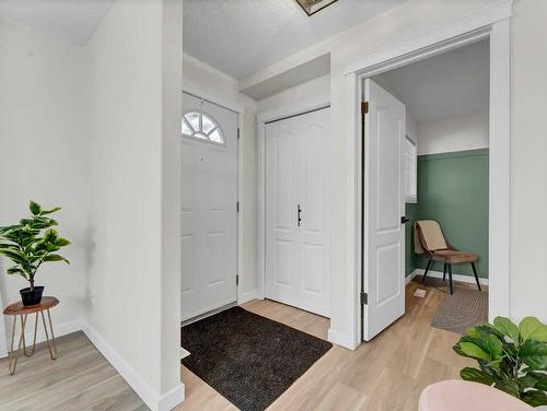 60 Northlands Lane Ne, Medicine Hat, AB - Indoor Photo Showing Other Room