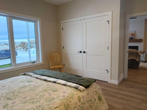 171 Parkview Crescent West, Bow Island, AB - Indoor Photo Showing Bedroom
