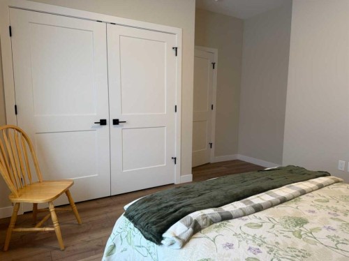 171 Parkview Crescent West, Bow Island, AB - Indoor Photo Showing Bedroom