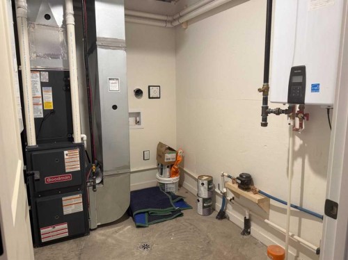 171 Parkview Crescent West, Bow Island, AB - Indoor Photo Showing Other Room