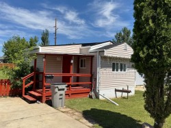 13-4000 13 Avenue SE Medicine Hat, AB T1B 1J3