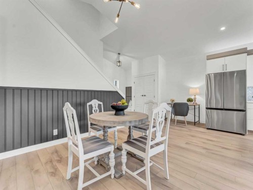 32 Somerside Way Se, Medicine Hat, AB - Indoor Photo Showing Dining Room