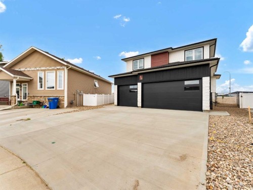 32 Somerside Way Se, Medicine Hat, AB - Outdoor