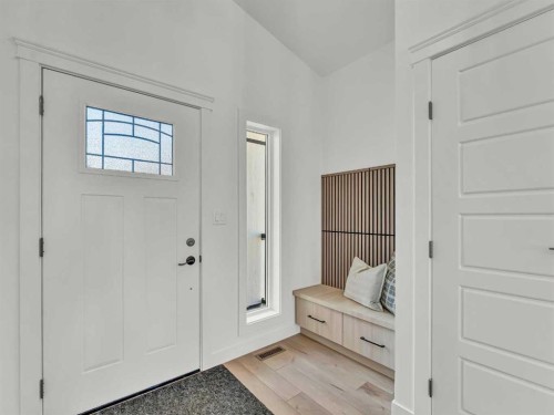 32 Somerside Way Se, Medicine Hat, AB - Indoor Photo Showing Other Room