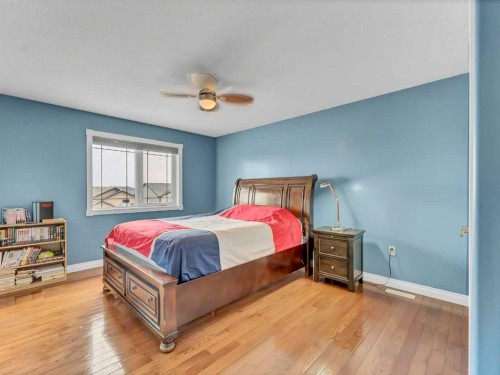 356 Somerside Crescent Se, Medicine Hat, AB - Indoor Photo Showing Bedroom