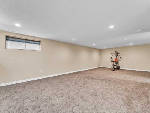 356 Somerside Crescent Se, Medicine Hat, AB - Indoor Photo Showing Other Room