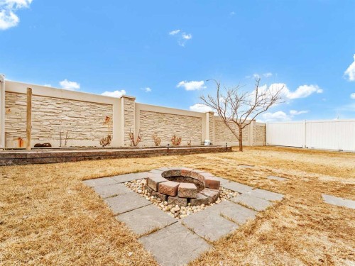 356 Somerside Crescent Se, Medicine Hat, AB - Outdoor