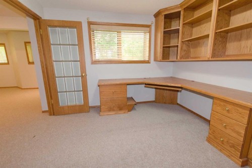 35 Park Meadows Place Se, Medicine Hat, AB - Indoor