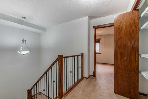 1048 Eagle Ridge Drive, Dunmore, AB - Indoor Photo Showing Other Room
