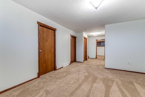 1048 Eagle Ridge Drive, Dunmore, AB - Indoor Photo Showing Other Room