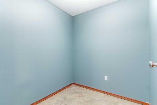 1048 Eagle Ridge Drive, Dunmore, AB - Indoor Photo Showing Other Room