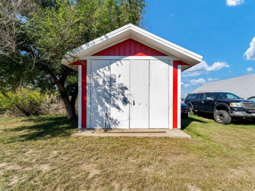 1-13402 Range Road 75, Rural Cypress County, AB - Outdoor