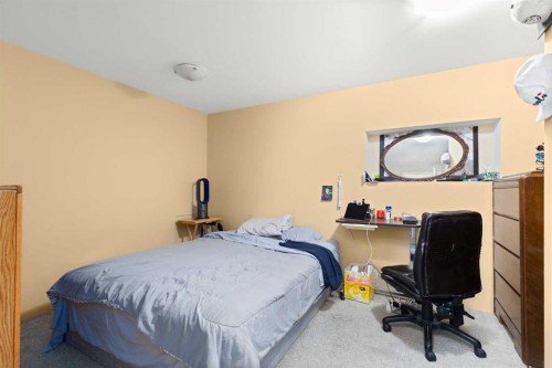 428 6 Street, Suffield, AB - Indoor Photo Showing Bedroom