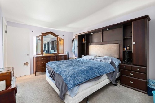 428 6 Street, Suffield, AB - Indoor Photo Showing Bedroom