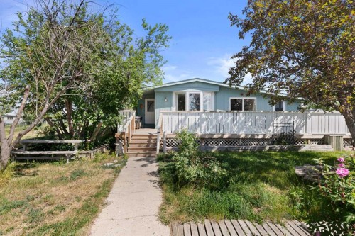 428 6 Street, Suffield, AB - Outdoor With Deck Patio Veranda