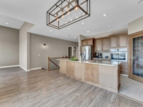 44 Palisades Mews Ne, Medicine Hat, AB - Indoor Photo Showing Kitchen
