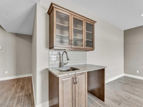 44 Palisades Mews Ne, Medicine Hat, AB - Indoor Photo Showing Kitchen