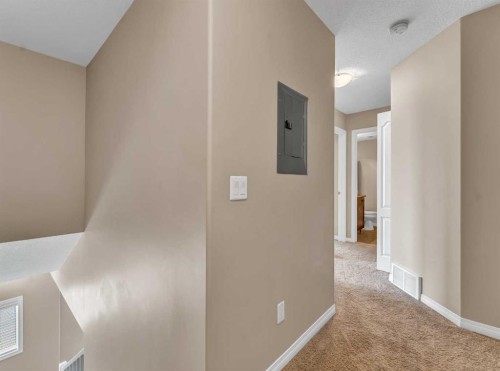 11-298 Somerset Way Se, Medicine Hat, AB - Indoor Photo Showing Other Room