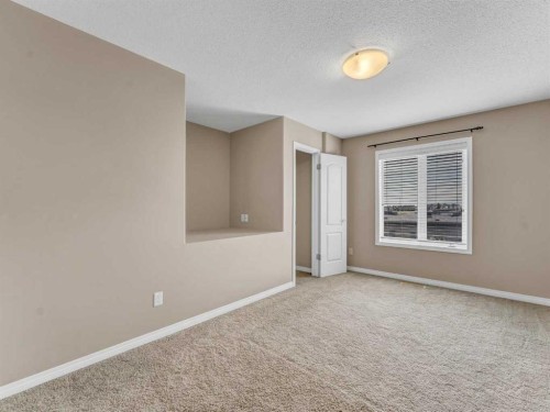11-298 Somerset Way Se, Medicine Hat, AB - Indoor Photo Showing Other Room